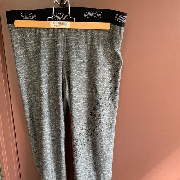 Nike Leggings - Picture 1 of 6